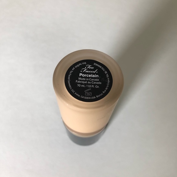 Porcelain Too Faced born this way foundation NEW - Picture 2 of 2